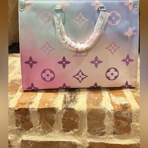 🩷Rare Pastel Pink Monogram Giant On the Go GM Bag - Spring in the City Sunrise💜